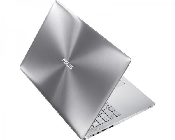 ASUS ZenBook Pro UX501VW-FY095R 15.6 FHD Intel Core i7-6700HQ 2.6GHz (3.5GHz) 8GB 256GB SSD GeForce GTX 960M 2GB Windows 10 Professional 64bit Aluminium Dark Silver + torba